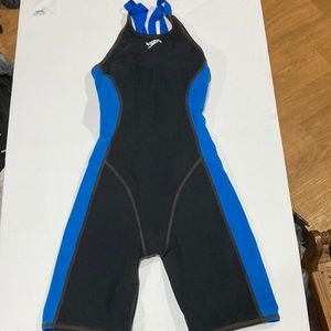 Girls/ teen S Speedo bodysuit
